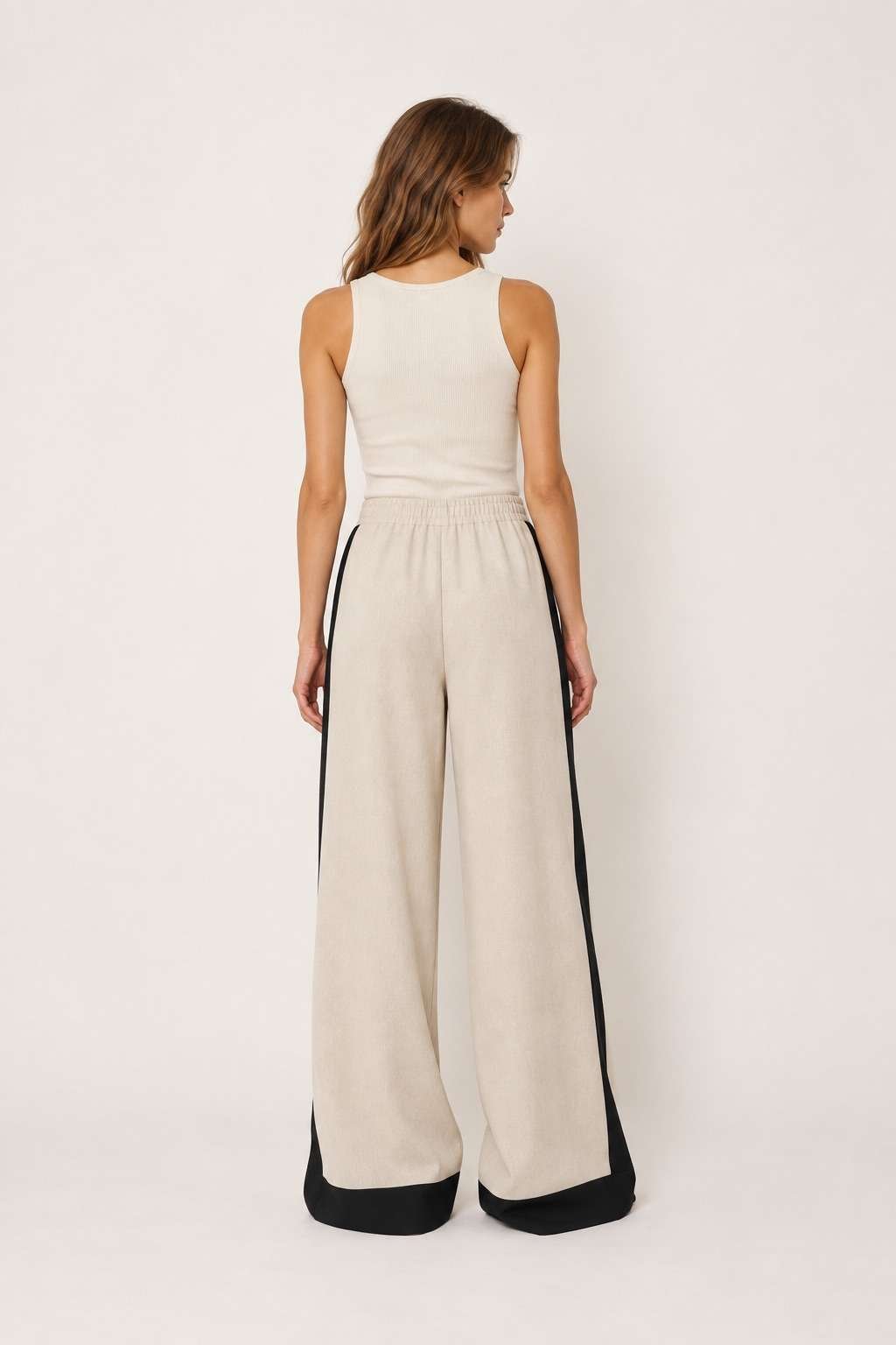 pantalon-capri-beige-03-espalda