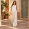 pantalon-mykonos-beige-03-movimiento